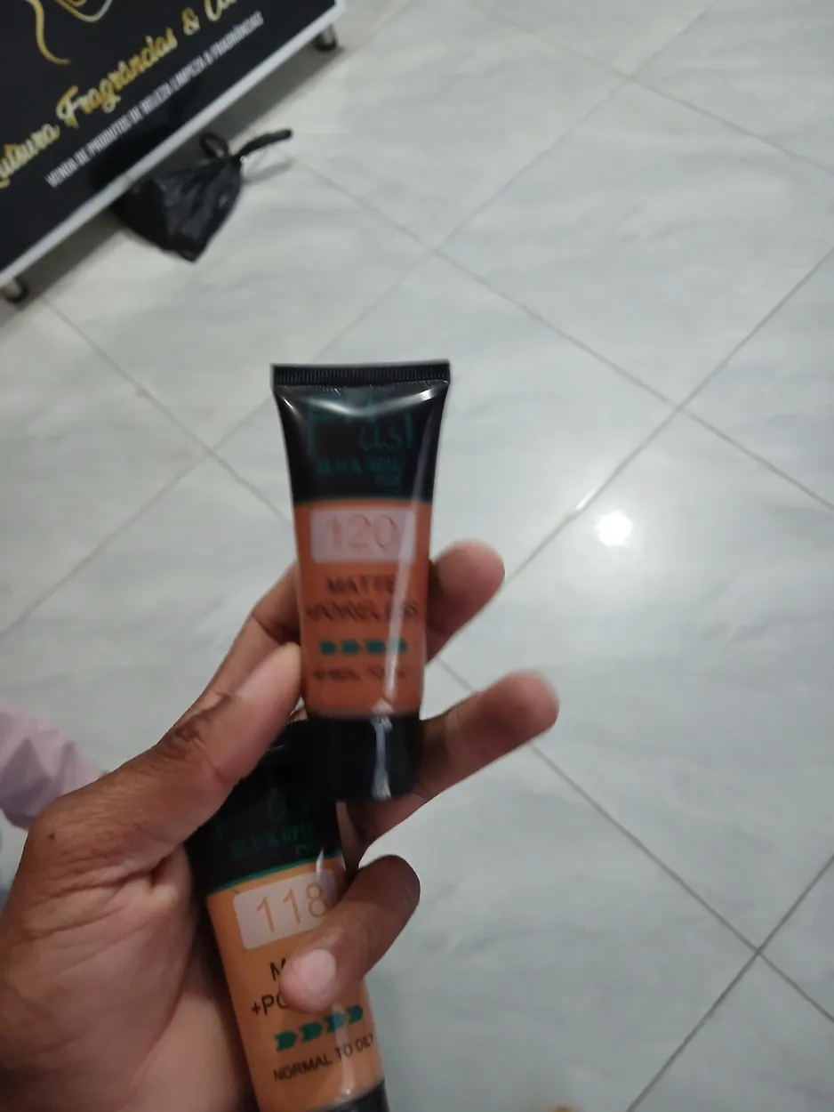 Base Matte + Poreless