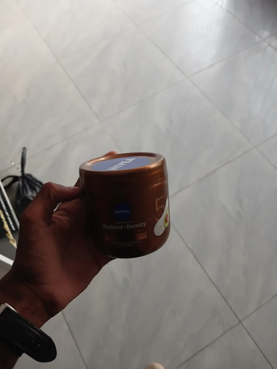 Nivea Radiant & Beauty Body Cream
