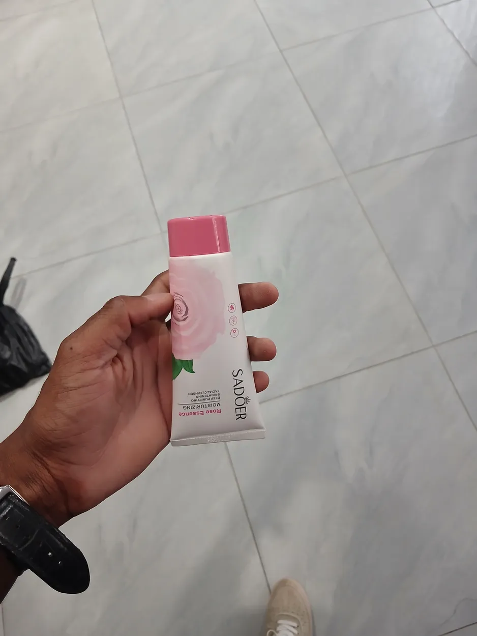 Sadoer Rose Essence Facial Cleanser